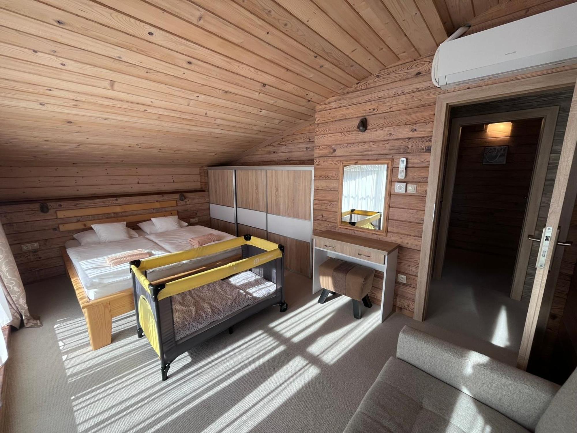 Apartments Pemikas II Liptovský Mikuláš Extérieur photo